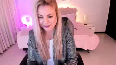 violeta_hotter_ online show from October 18, 11:25 am