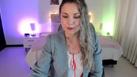 violeta_hotter_ online show from October 7, 12:01 pm