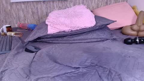 violeta london online show from February 21, 9:13 am