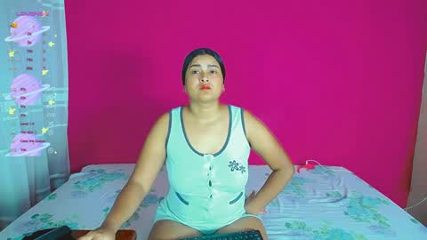 Snapshot of violeta_rouses chatting on December 4, 2:58 am violeta_rouses online show from December 4, 2:58 am