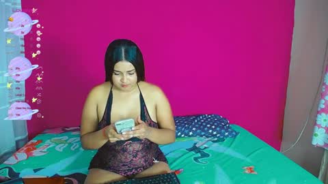 Snapshot of violeta_rouses chatting on December 2, 2:57 am violeta_rouses online show from December 2, 2:57 am