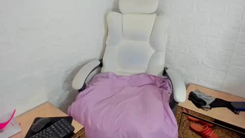 Snapshot of violetaangelsx chatting on February 5, 4:47 pm Viollet online show from February 5, 4:47 pm