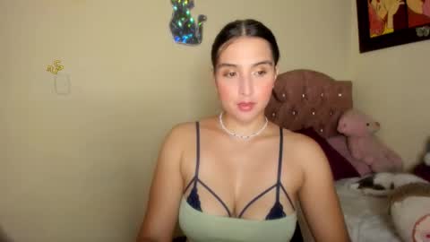 Snapshot of violetalee chatting on September 16, 12:12 am Jimena online show from September 16, 12:12 am