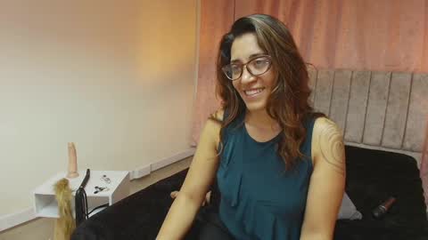 VIOLETA online show from February 17, 10:05 pm