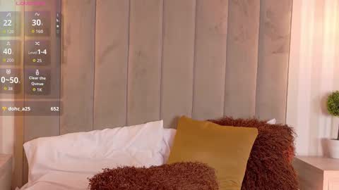 Snapshot of violetblaze chatting on September 18, 2:37 am Cute Violet online show from September 18, 2:37 am