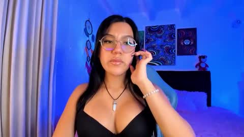 Snapshot of violetbunnyy1 chatting on September 17, 3:32 am Violet online show from September 17, 3:32 am