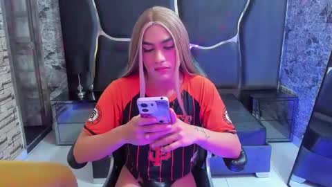 Violett online show from February 26, 7:45 am