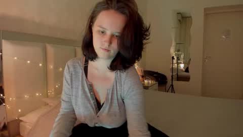 Snapshot of violetferguson chatting on September 16, 4:10 pm Violet online show from September 16, 4:10 pm