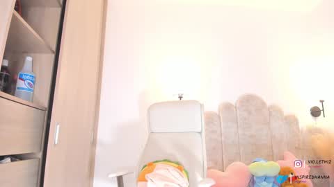 Snapshot of violeth___ chatting on February 7, 2:15 pm violeth___ online show from February 7, 2:15 pm