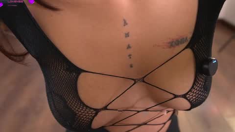 violeth___ online show from April 8, 1:25 pm