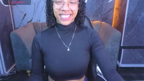 violeth_b online show from March 16, 12:42 pm