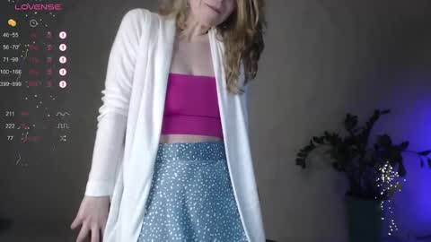 Violet  next stream December 6 online show from February 8, 9:15 pm