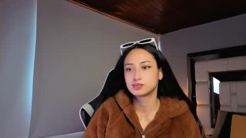 violetskinny online show from March 28, 7:15 pm