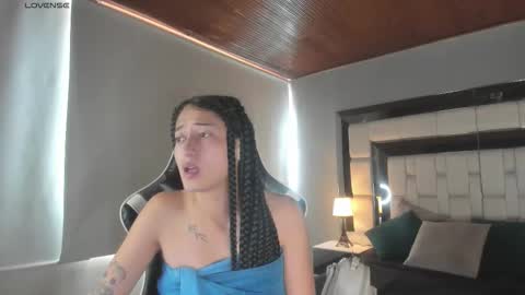 violetskinny online show from October 1, 7:35 pm