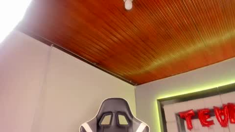 violetskinny online show from February 23, 11:36 pm