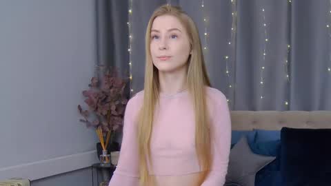 VioletSwone online show from February 26, 5:24 am