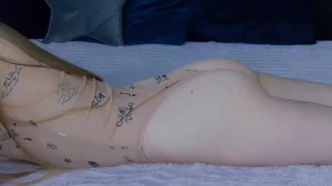 VioletSwone online show from February 18, 3:20 pm