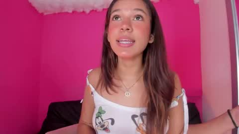 Snapshot of violett_24_ chatting on March 8, 3:02 pm violett_24_ online show from March 8, 3:02 pm