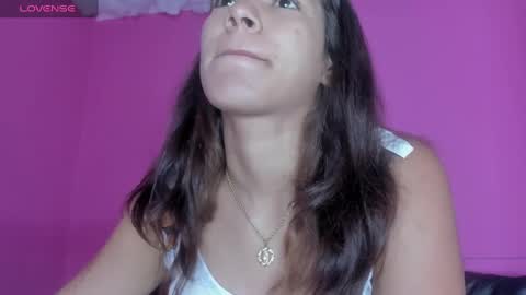 Snapshot of violett_24_ chatting on February 24, 12:37 pm violett_24_ online show from February 24, 12:37 pm