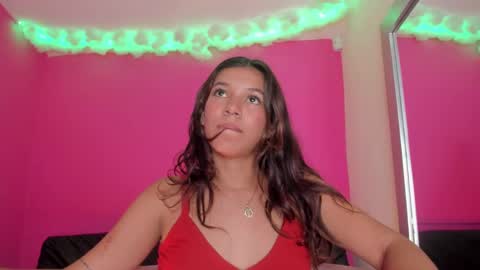 Snapshot of violett_24_ chatting on February 28, 6:31 pm violett_24_ online show from February 28, 6:31 pm
