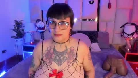 Violett  online show from December 13, 7:53 pm