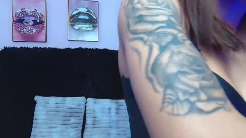 Violeta froz online show from October 4, 8:50 pm