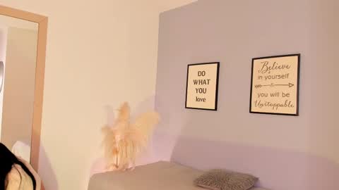 Snapshot of violetta_bold chatting on March 6, 11:36 am violetta_bold online show from March 6, 11:36 am