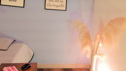 Snapshot of violetta_bold chatting on February 25, 2:48 pm violetta_bold online show from February 25, 2:48 pm