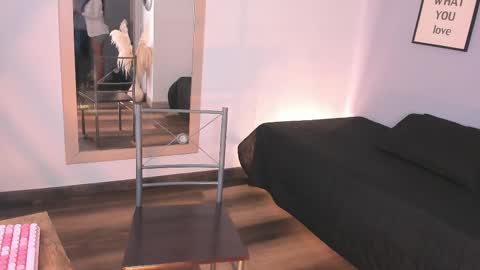 Snapshot of violetta_bold chatting on February 18, 5:42 pm violetta_bold online show from February 18, 5:42 pm