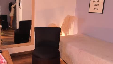 Snapshot of violetta_bold chatting on February 15, 2:44 pm violetta_bold online show from February 15, 2:44 pm