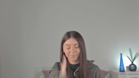 Snapshot of violetta_finch chatting on March 1, 10:55 am violetta_finch online show from March 1, 10:55 am
