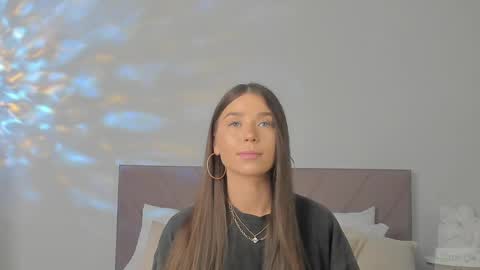Snapshot of violetta_finch chatting on March 9, 10:41 am violetta_finch online show from March 9, 10:41 am