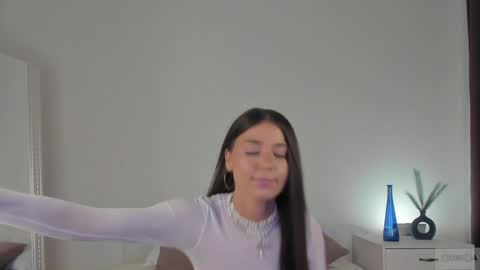 Snapshot of violetta_finch chatting on February 6, 5:40 pm violetta_finch online show from February 6, 5:40 pm