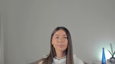 Snapshot of violetta_finch chatting on February 11, 10:25 am violetta_finch online show from February 11, 10:25 am