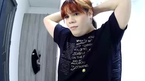 Snapshot of violettacam69 chatting on October 27, 4:01 am violettacam69 online show from October 27, 4:01 am