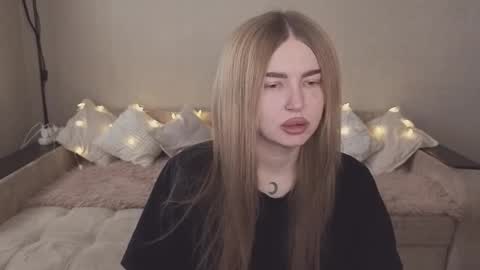 ViolettaOtis online show from November 16, 10:50 am