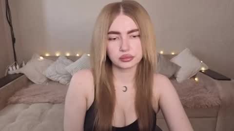 ViolettaOtis online show from June 8, 11:22 am