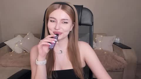 ViolettaOtis online show from February 6, 2:26 pm