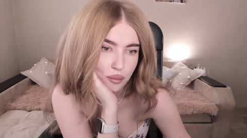 ViolettaOtis online show from February 23, 10:17 am