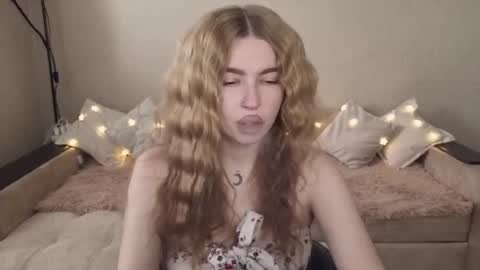 ViolettaOtis online show from September 11, 12:06 pm