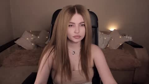 ViolettaOtis online show from February 20, 3:41 pm