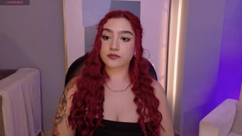 Violett Castel online show from November 12, 7:49 pm