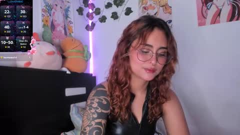 Snapshot of violetteramirez01 chatting on January 8, 7:56 pm Violette online show from January 8, 7:56 pm