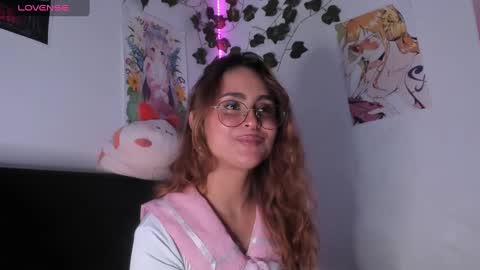 Snapshot of violetteramirez01 chatting on February 12, 8:50 pm Violette online show from February 12, 8:50 pm