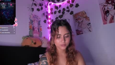 Snapshot of violetteramirez01 chatting on February 4, 1:12 am Violette online show from February 4, 1:12 am