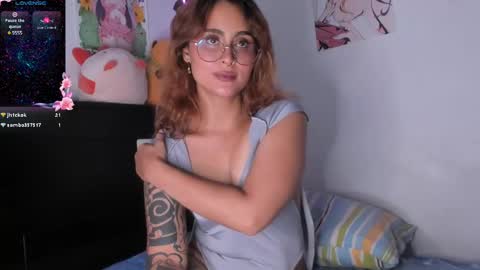 Snapshot of violetteramirez01 chatting on February 9, 6:47 pm Violette online show from February 9, 6:47 pm