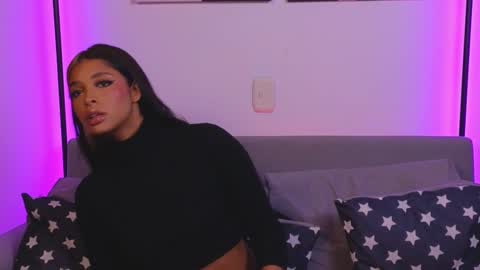 Snapshot of violettgrey_ chatting on February 23, 2:29 am Violet online show from February 23, 2:29 am