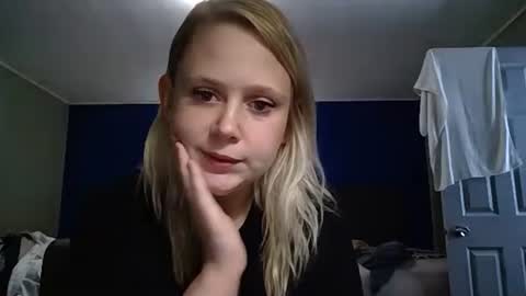 Violet Valentine online show from September 20, 2:20 pm