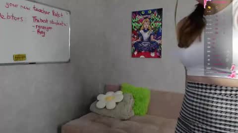 Violet online show from October 15, 5:03 pm