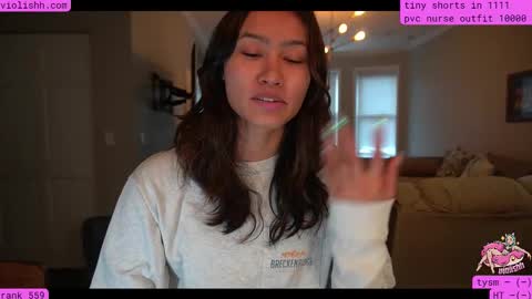 follow me on twitter violishh and ig violishh  online show from February 19, 7:57 pm